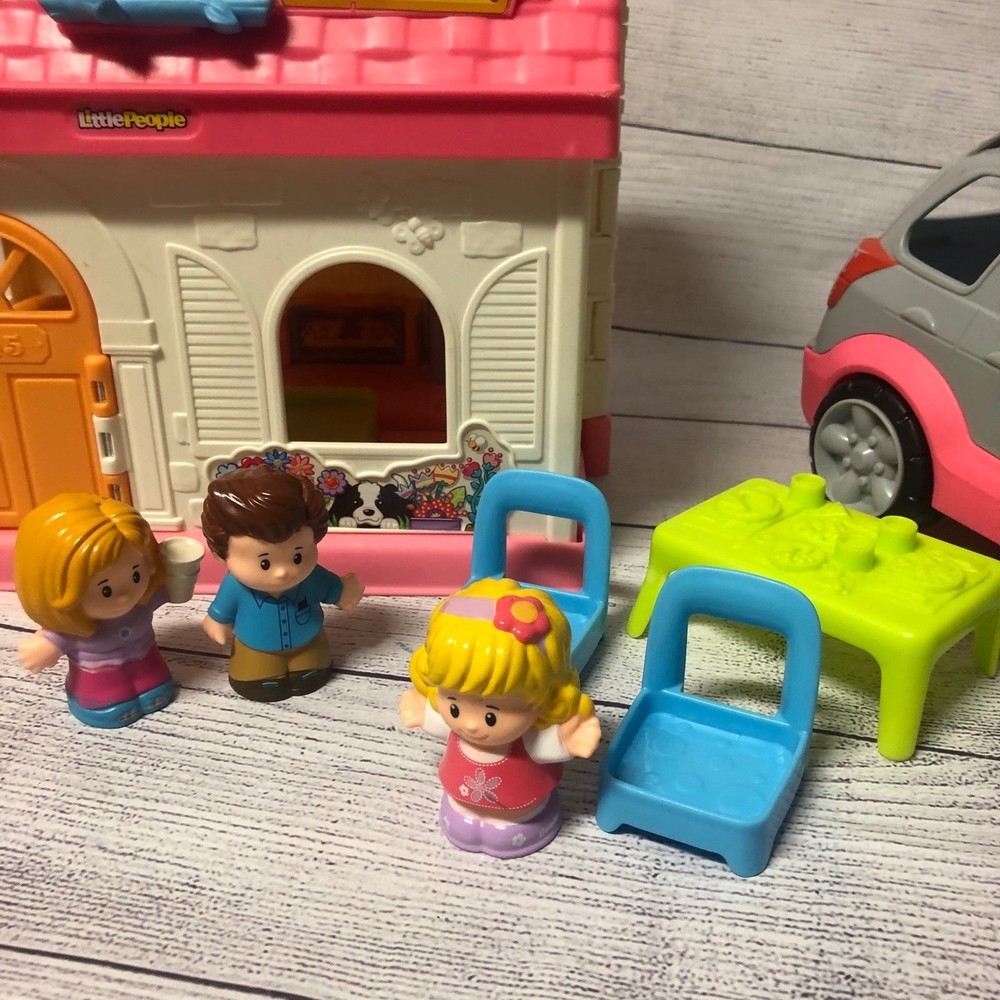 Fisher Price Little People home & car - Picture 2 of 7